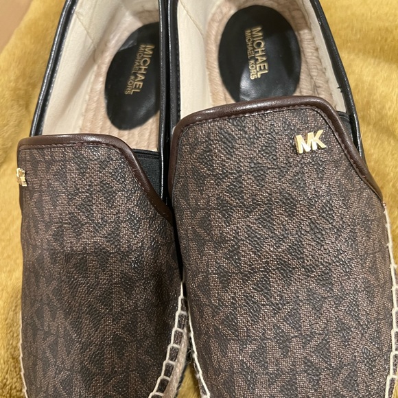 Micheal Kors Women's Kendrick Slip-On Espadrille Flats - Picture 3 of 5
